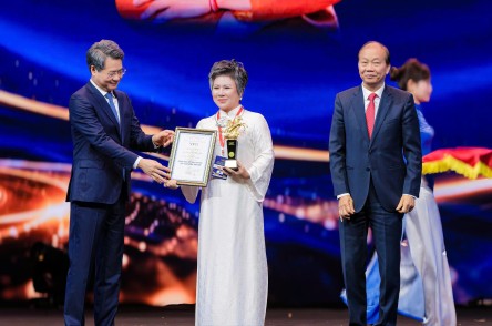 CHỦ TỊCH HANEL ĐƯỢC TRAO TẶNG DANH HIỆU "DOANH NHÂN VIỆT NAM TIÊU BIỂU - CÚP THÁNH GIÓNG 2026"